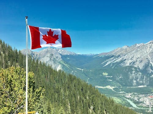 Why choose Canada for your study abroad journey?